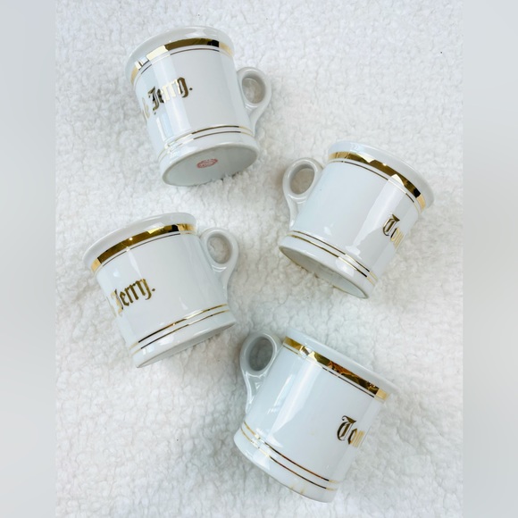 (VTG) TOM & JERRY • Set of 4 White and Gold Tea Cups - Picture 11 of 12